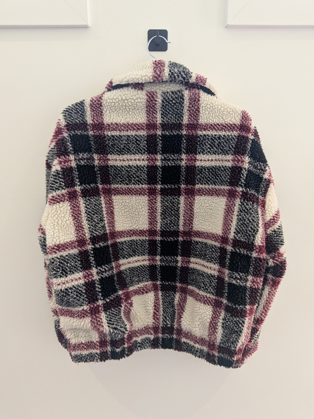 Urban Heritage Plush Sherpa Plaid Jacket in White, Black & Burgundy - Picture 5 of 5